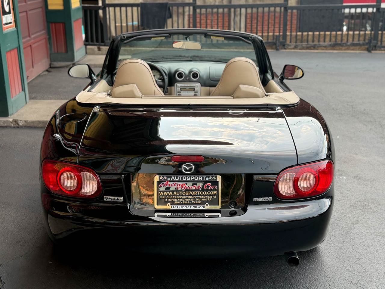 Used 2004 MAZDA MX-5 Miata LS RWD image 12
