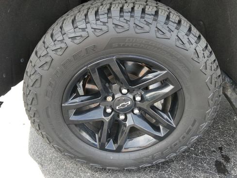 Used 2021 Chevrolet Silverado 1500 LT Trail Boss w/ Convenience Package II image 10