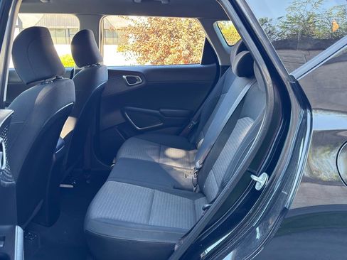 Used 2020 Kia Soul S FWD image 13