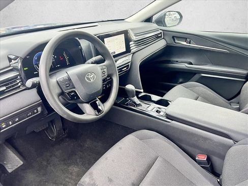 Certified 2025 Toyota Camry LE image 9