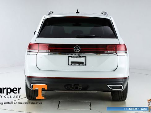Used 2025 Volkswagen Atlas SE w/ Panoramic Sunroof Package image 8