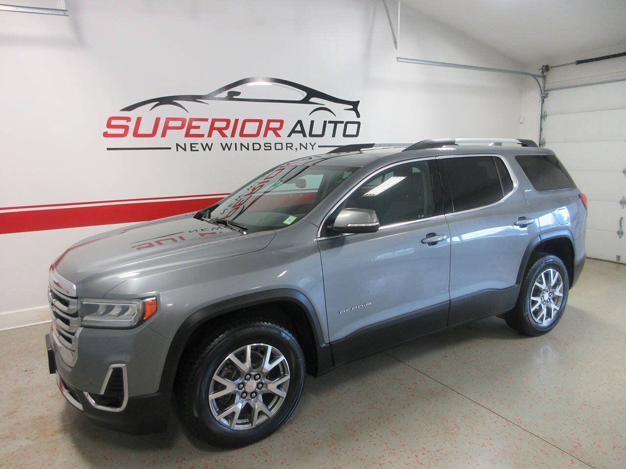 Used 2021 GMC Acadia SLT AWD/4WD image 2