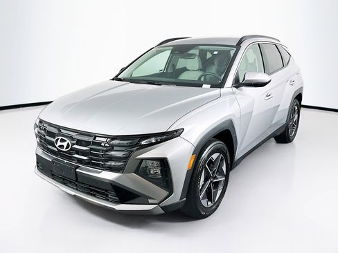 Used 2025 Hyundai Tucson SEL FWD image 3