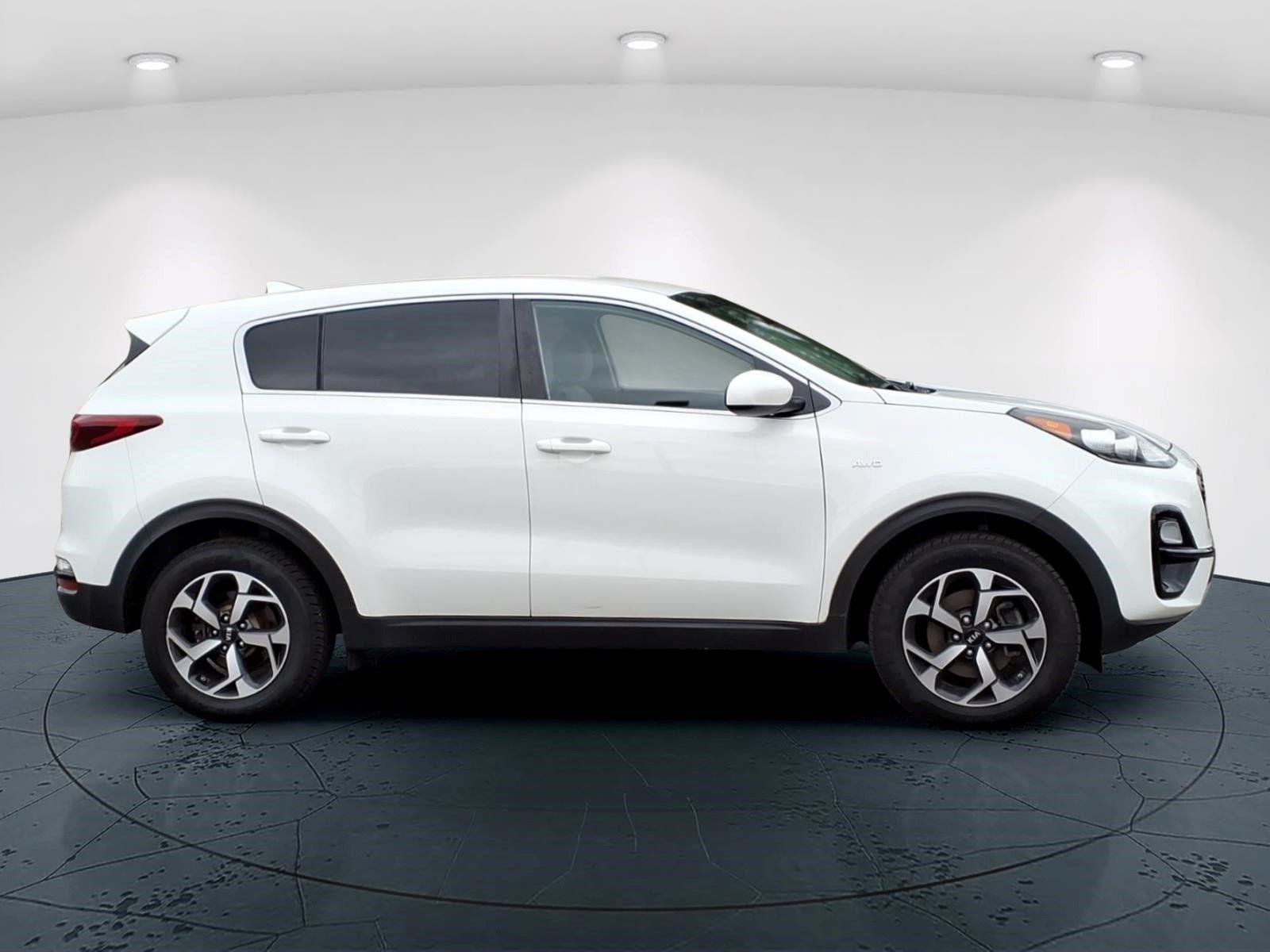 Used 2020 Kia Sportage LX AWD/4WD image 2