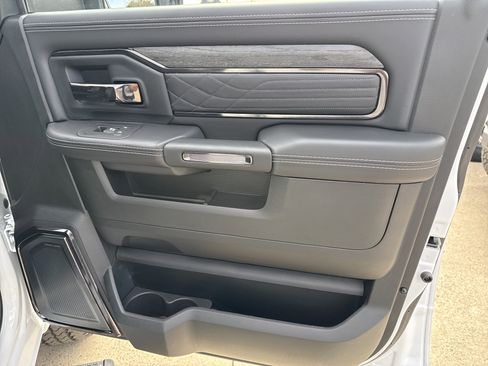 New 2025 RAM 2500 Limited image 16