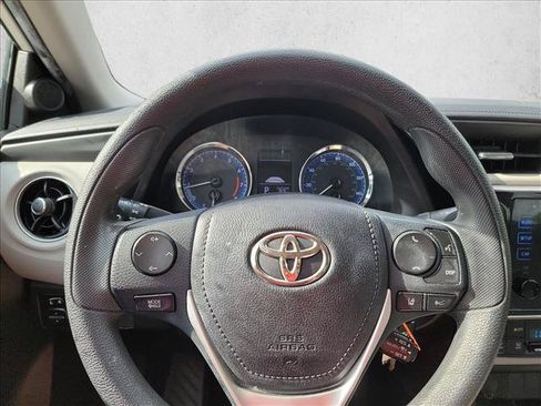 Used 2019 Toyota Corolla LE FWD image 17
