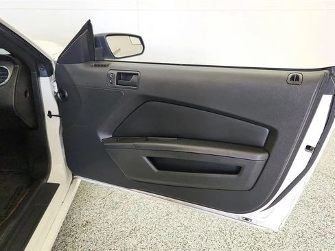 Used 2013 Ford Mustang V6 image 34