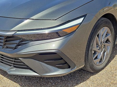 Used 2024 Hyundai Elantra SEL image 9