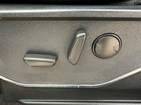 Used 2023 Ford F150 Lariat w/ Trailer Tow Package image 36