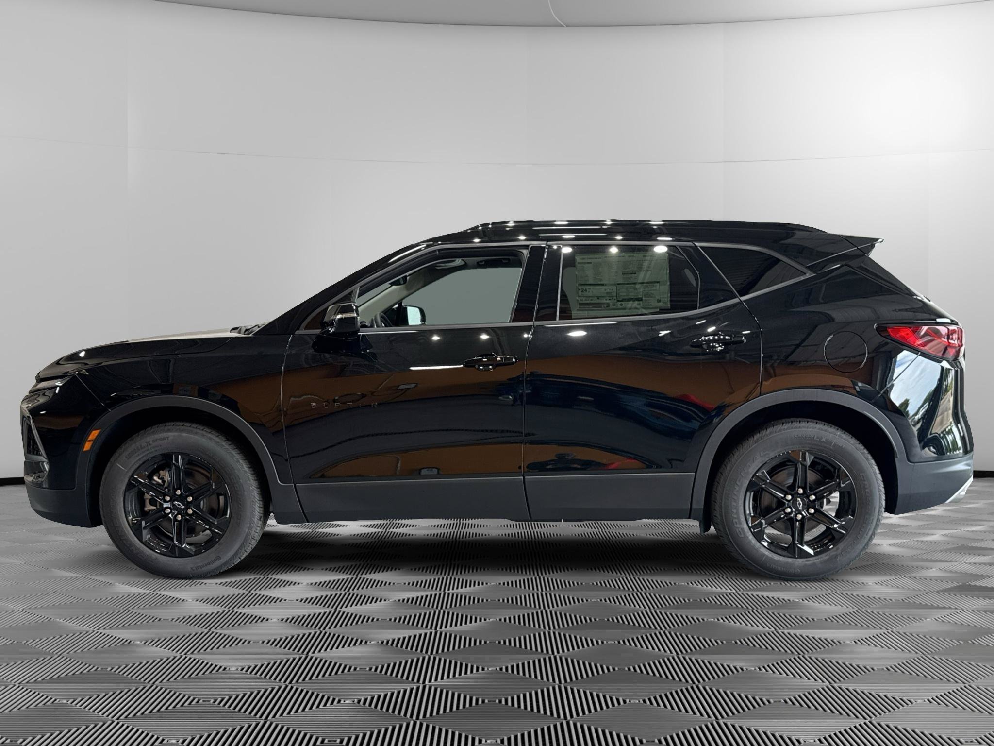 New 2026 Chevrolet Blazer LT w/ Midnight/Sport Edition AWD/4WD image 2