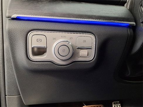 Used 2025 Mercedes-Benz GLS 450 4MATIC image 17