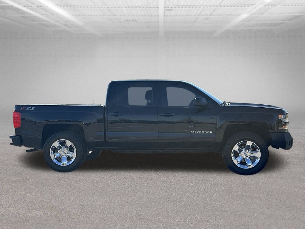 Used 2018 Chevrolet Silverado 1500 LT w/ All Star Edition AWD/4WD image 10