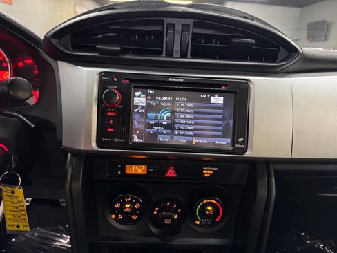 Used 2013 Subaru BRZ Premium w/ Popular Pkg 2C image 24