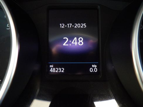 Used 2020 Volkswagen Tiguan SE image 37