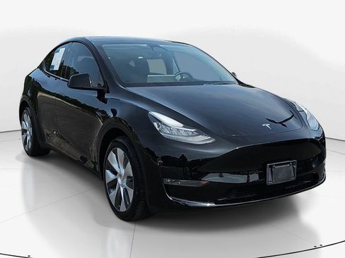 Used 2023 Tesla Model Y Long Range AWD/4WD image 3
