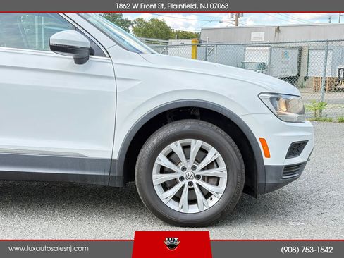 Used 2018 Volkswagen Tiguan SE w/ 3rd Row Seat Package AWD/4WD image 10