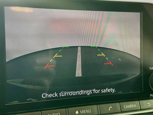 Used 2025 Nissan Rogue SV FWD image 22
