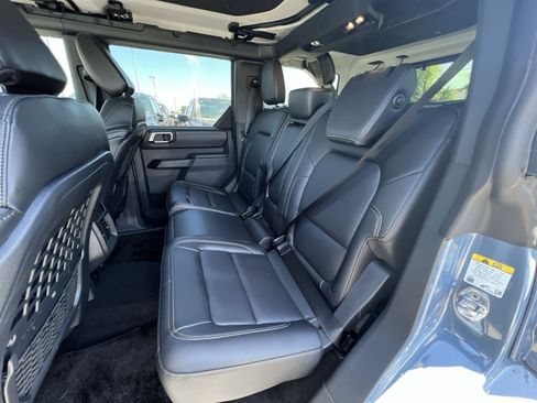 New 2025 Ford Bronco Badlands w/ Sasquatch Package AWD/4WD image 32
