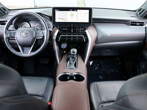 Used 2021 Toyota Venza Limited image 30