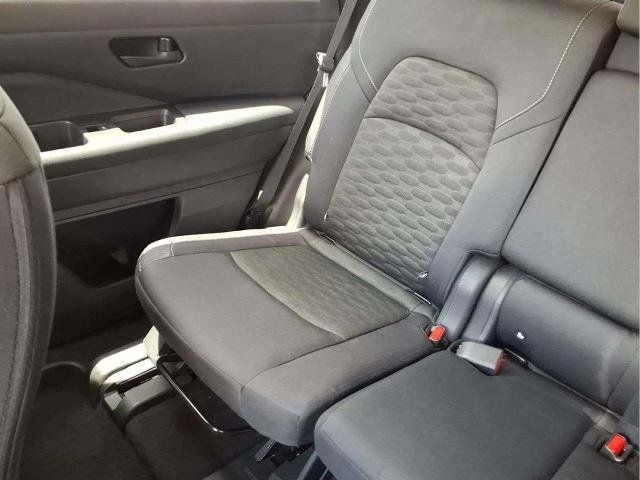 Certified 2024 Nissan Pathfinder SV FWD image 16