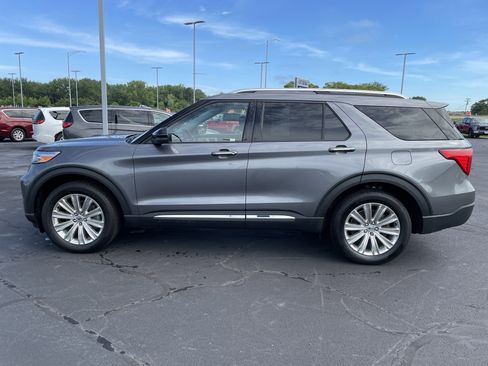 Used 2022 Ford Explorer Limited w/ Hybrid Equipment Group 310A image 2