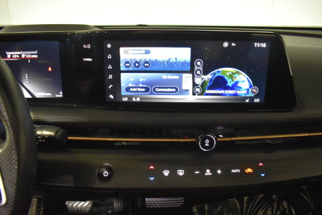 Used 2024 Nissan Ariya AWD image 19