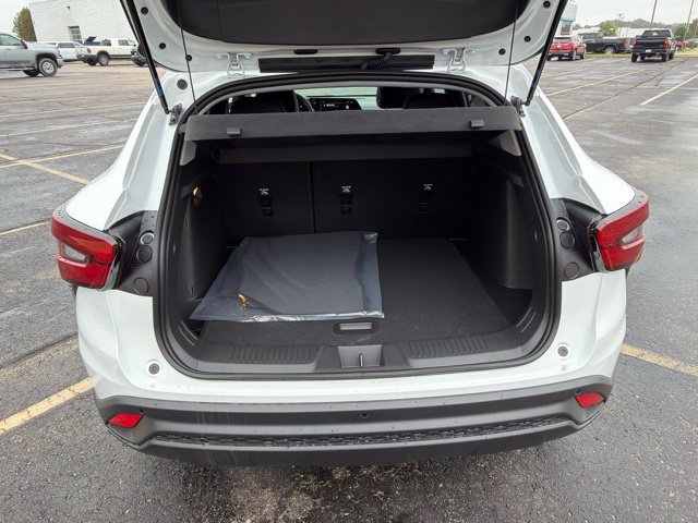 New 2026 Chevrolet Trax LT w/ Driver Confidence Package FWD image 32