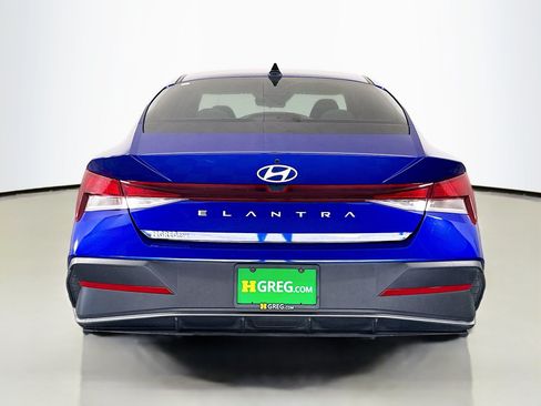 Used 2024 Hyundai Elantra SE FWD image 8