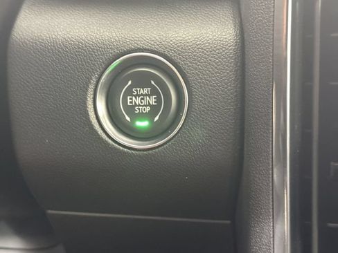New 2026 GMC Acadia AT4 w/ Luxury Package AWD/4WD image 17