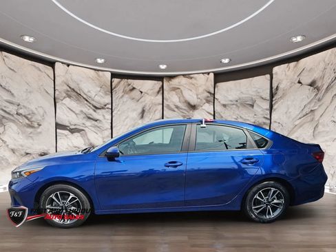 Used 2023 Kia Forte LXS FWD image 4