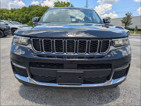 Used 2022 Jeep Grand Cherokee L Limited RWD image 9