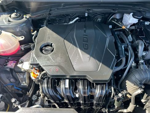 Used 2025 Kia Sportage LX FWD image 27