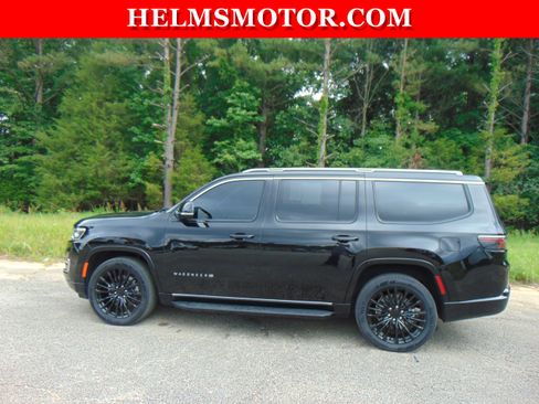 Certified 2025 Jeep Wagoneer 4WD image 3