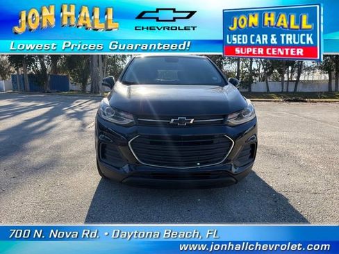 Used 2021 Chevrolet Trax LT w/ Sport Edition image 14