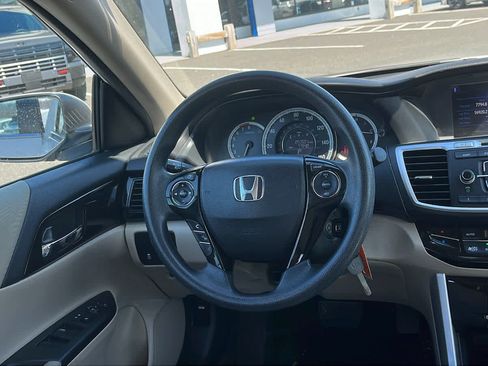 Used 2016 Honda Accord LX image 19