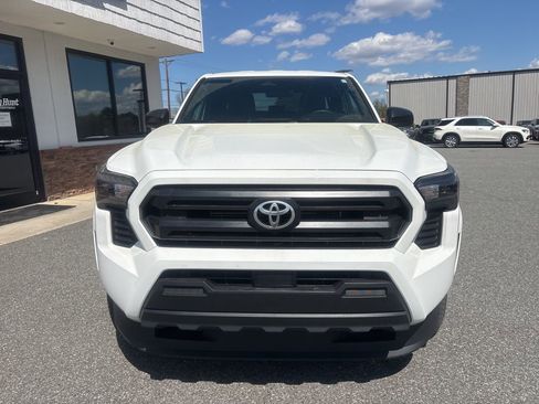 Used 2024 Toyota Tacoma SR image 10