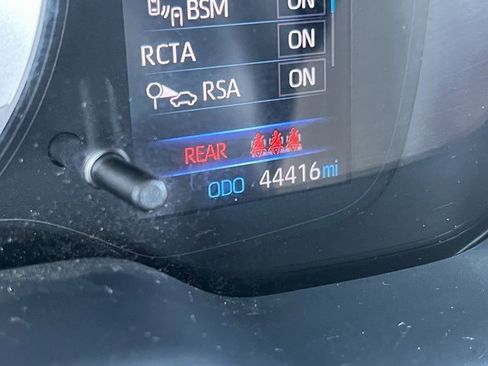 Used 2021 Toyota Corolla LE image 20