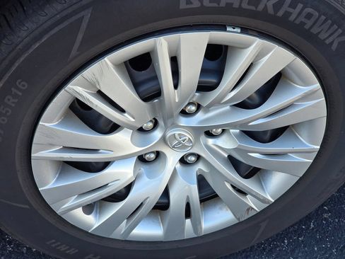 Used 2013 Toyota Camry LE FWD image 20