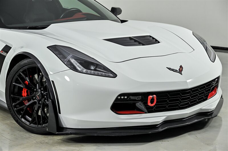 Used 2019 Chevrolet Corvette Z06 RWD image 2