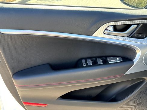 Used 2023 Genesis G70 2.0T w/ Sport Prestige Package image 20