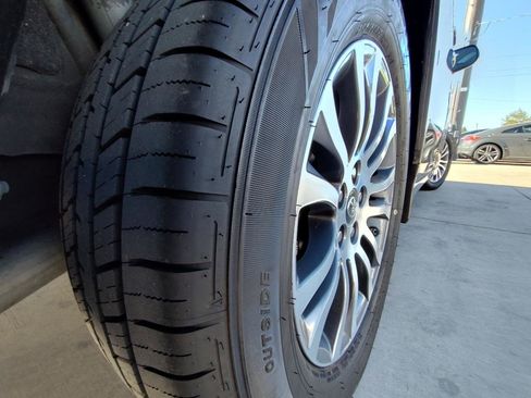 Used 2018 Toyota Sienna XLE w/ XLE Navigation Package image 11