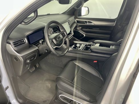 Certified 2025 Jeep Wagoneer 4WD image 10