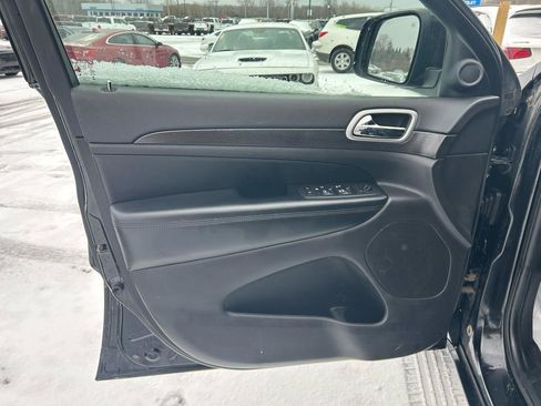 Used 2018 Jeep Grand Cherokee Altitude image 14