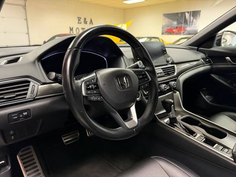 Used 2018 Honda Accord Sport image 24