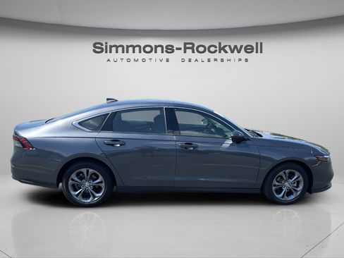 Used 2024 Honda Accord EX image 6