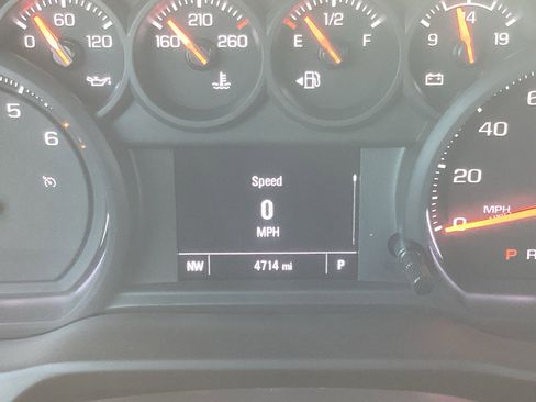 Used 2025 Chevrolet Silverado 1500 Custom image 3