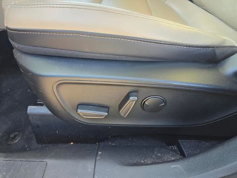 Used 2021 Ford Escape SEL image 16