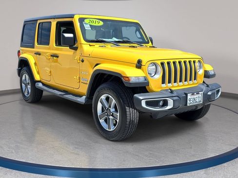 Used 2019 Jeep Wrangler Unlimited Sahara AWD/4WD image 4