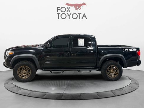 Used 2019 Toyota Tacoma TRD Off-Road image 3