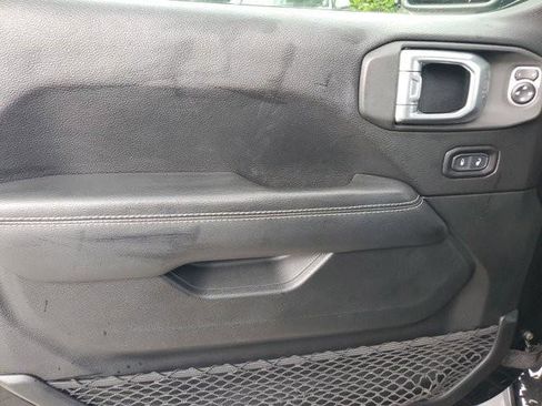 Used 2020 Jeep Wrangler Unlimited Sahara image 19